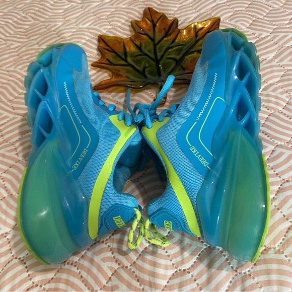 DEEVIKE RUNNING SHOES WOM
SLIP ATHLETIC
FASHION SNEAKERS Size 35 - Picture 2 of 12